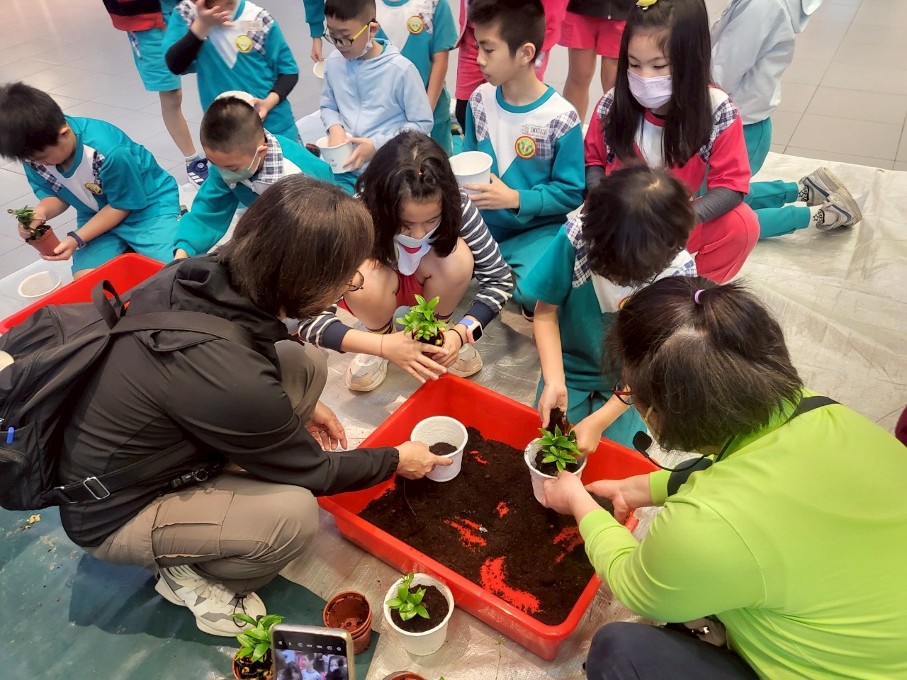 LINE_ALBUM_2025／4／28新莊區中信國小303班(環3課程)_250429_12.jpg