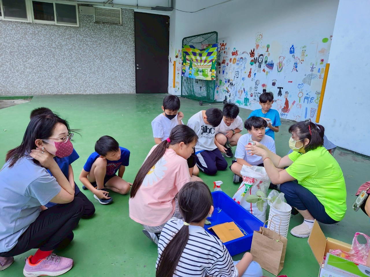 LINE_ALBUM_2025年5月2日八里大崁國小503班户外教學課程_250507_30.jpg